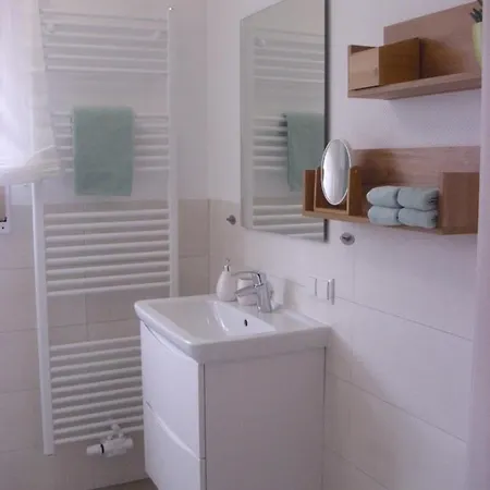 Haus Muehlenbach شقة