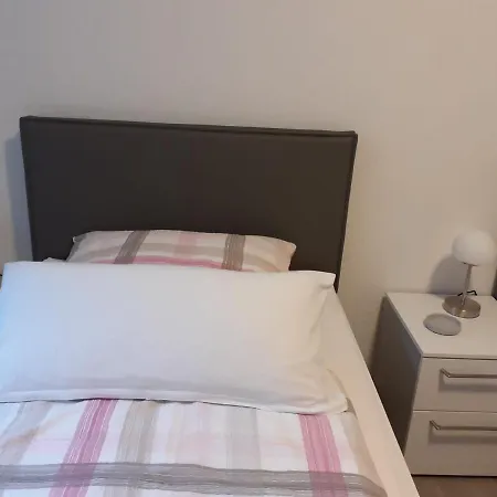 Haus Muehlenbach Апартаменты *